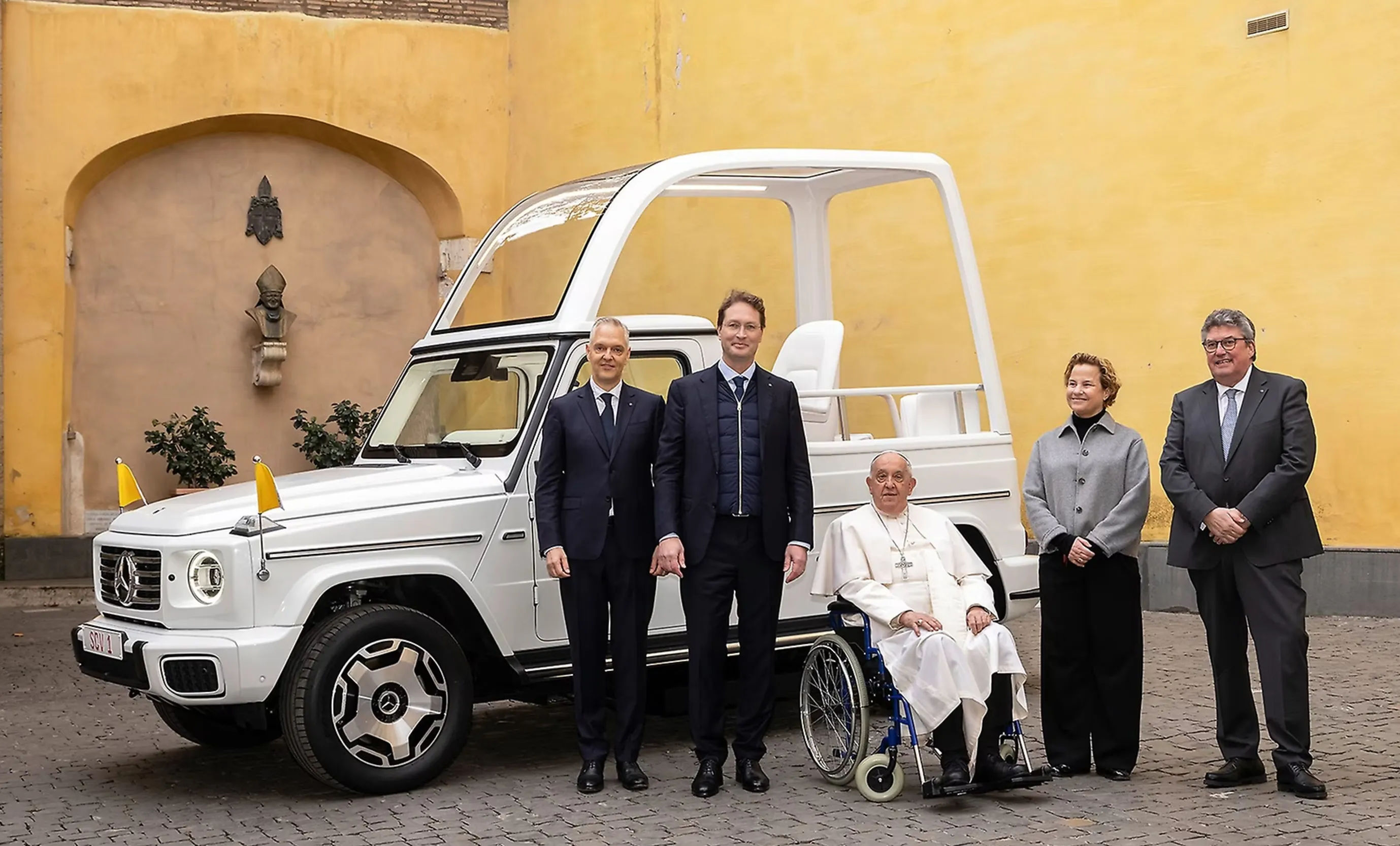 All-Electric Popemobile Delivered to Vatican by Mercedes-Benz