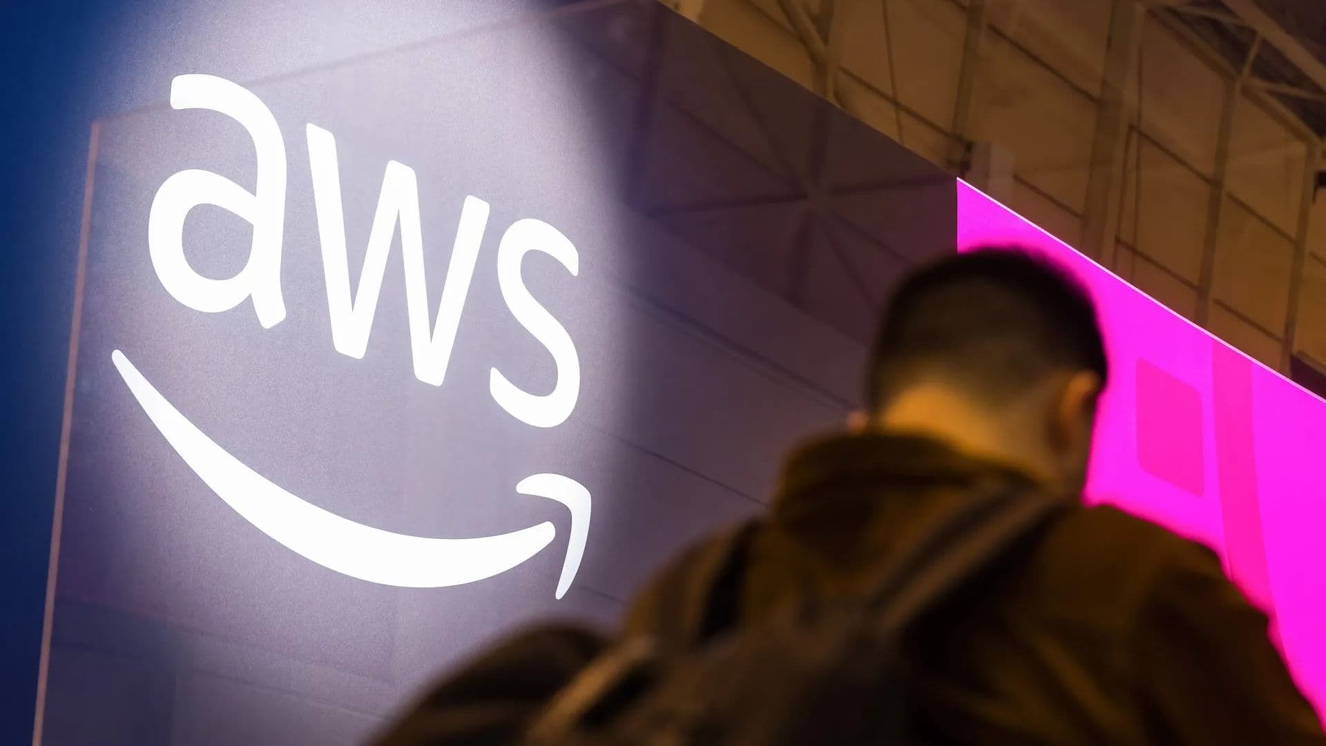 Amazon Pilots AI-Driven Carbon Capture in Data Centers