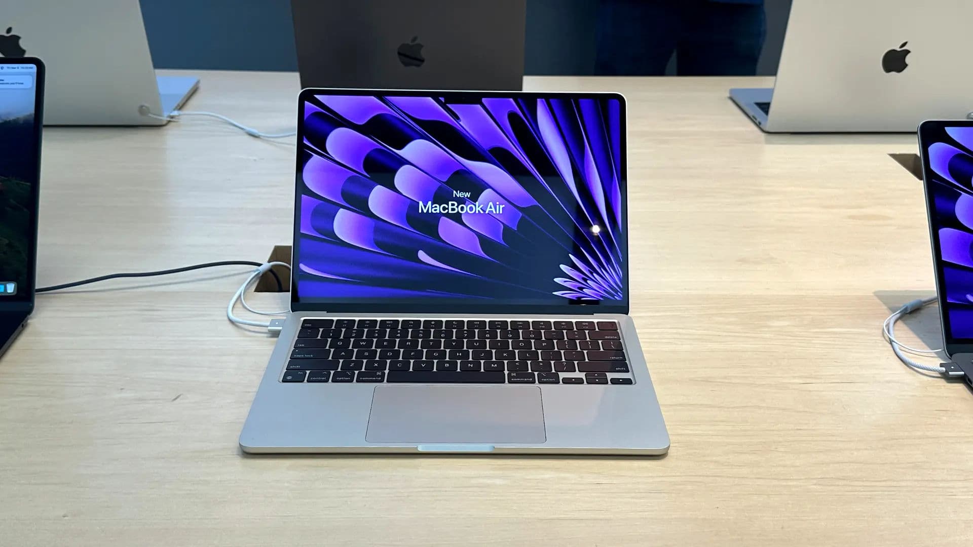 Apple Explores Cellular Connectivity for Macs