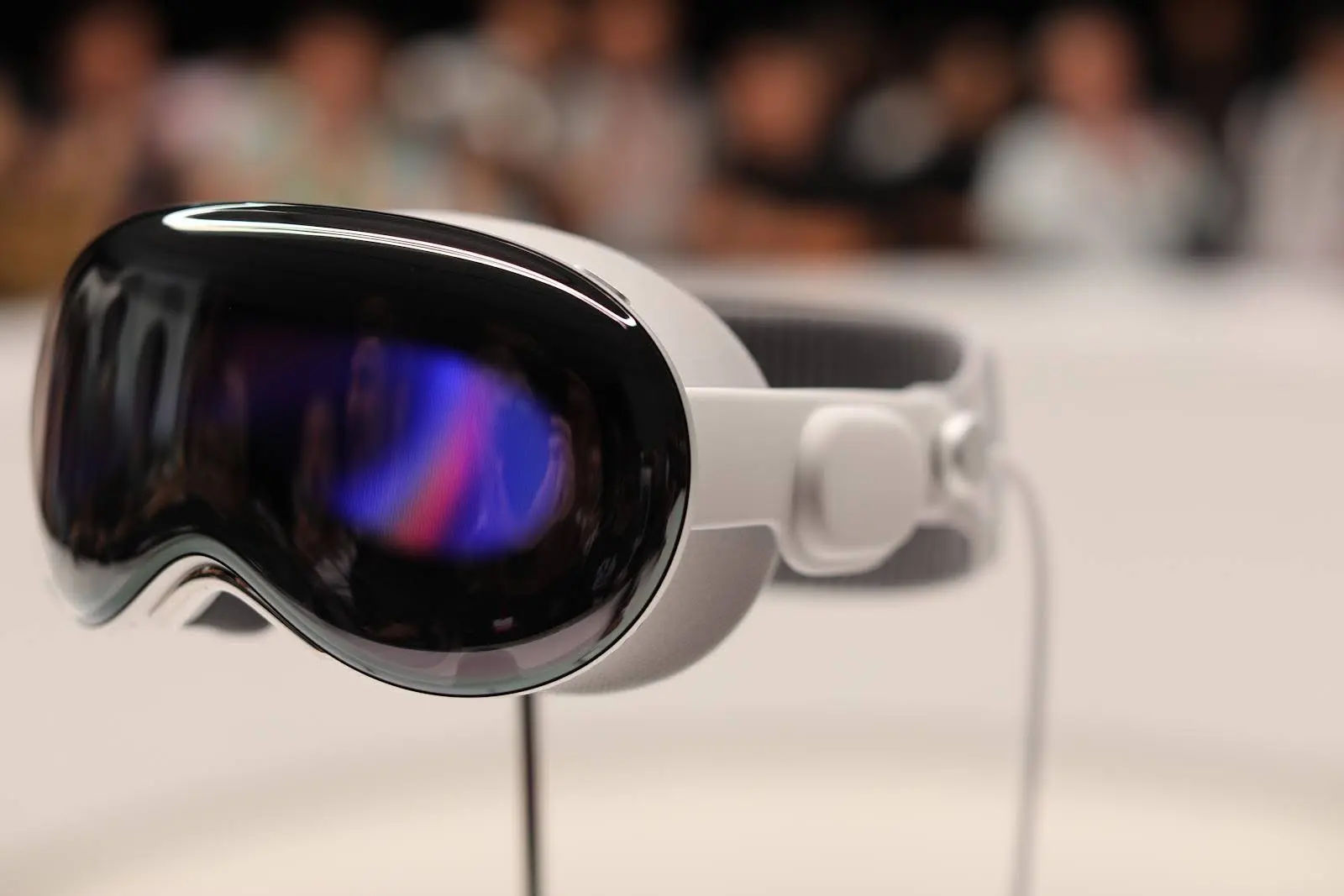 Apple Vision Pro: Targeting Gamers with VR Controller Integration?