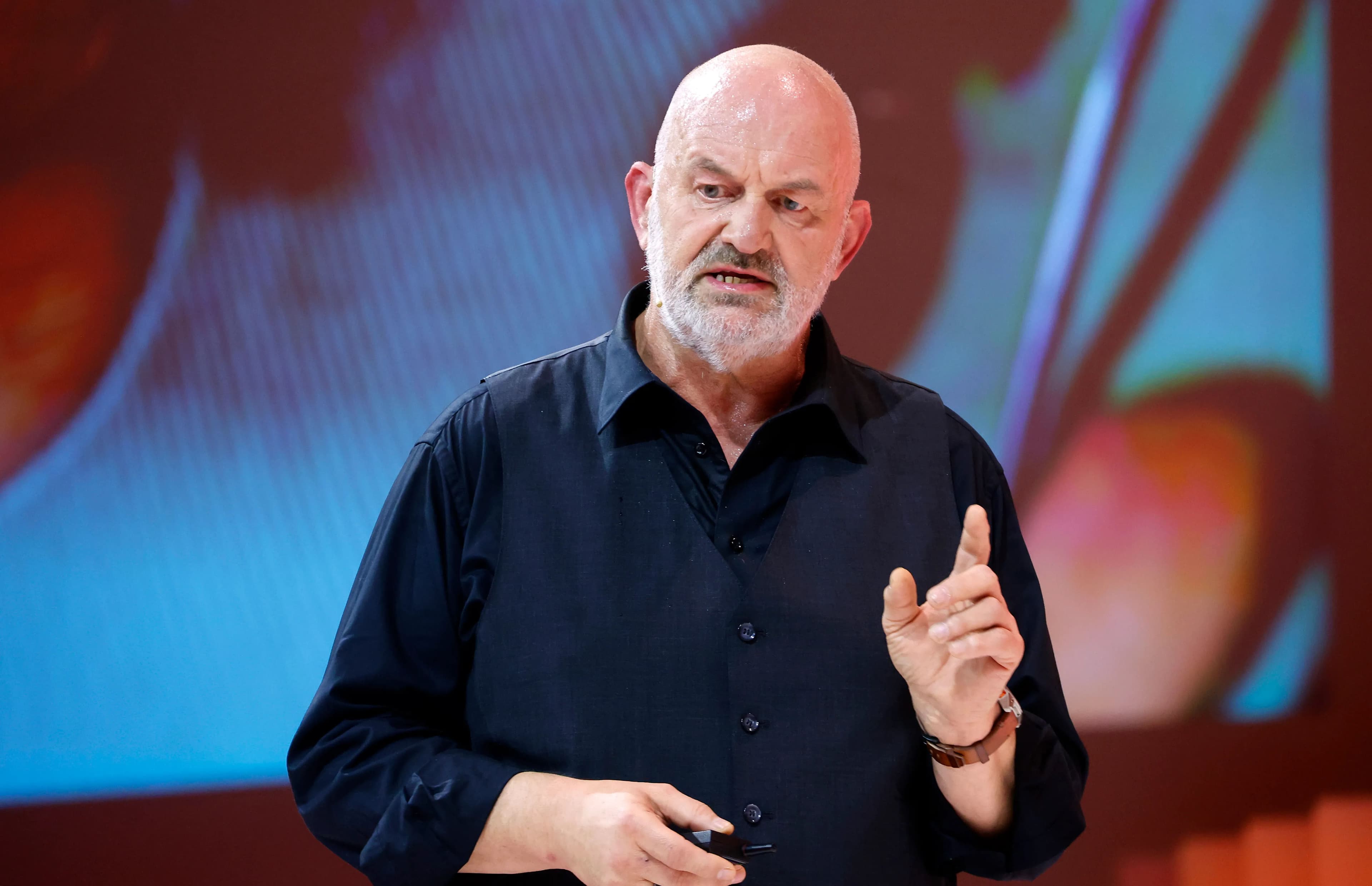 Beyond AI: Vogels' 2025 Tech Predictions