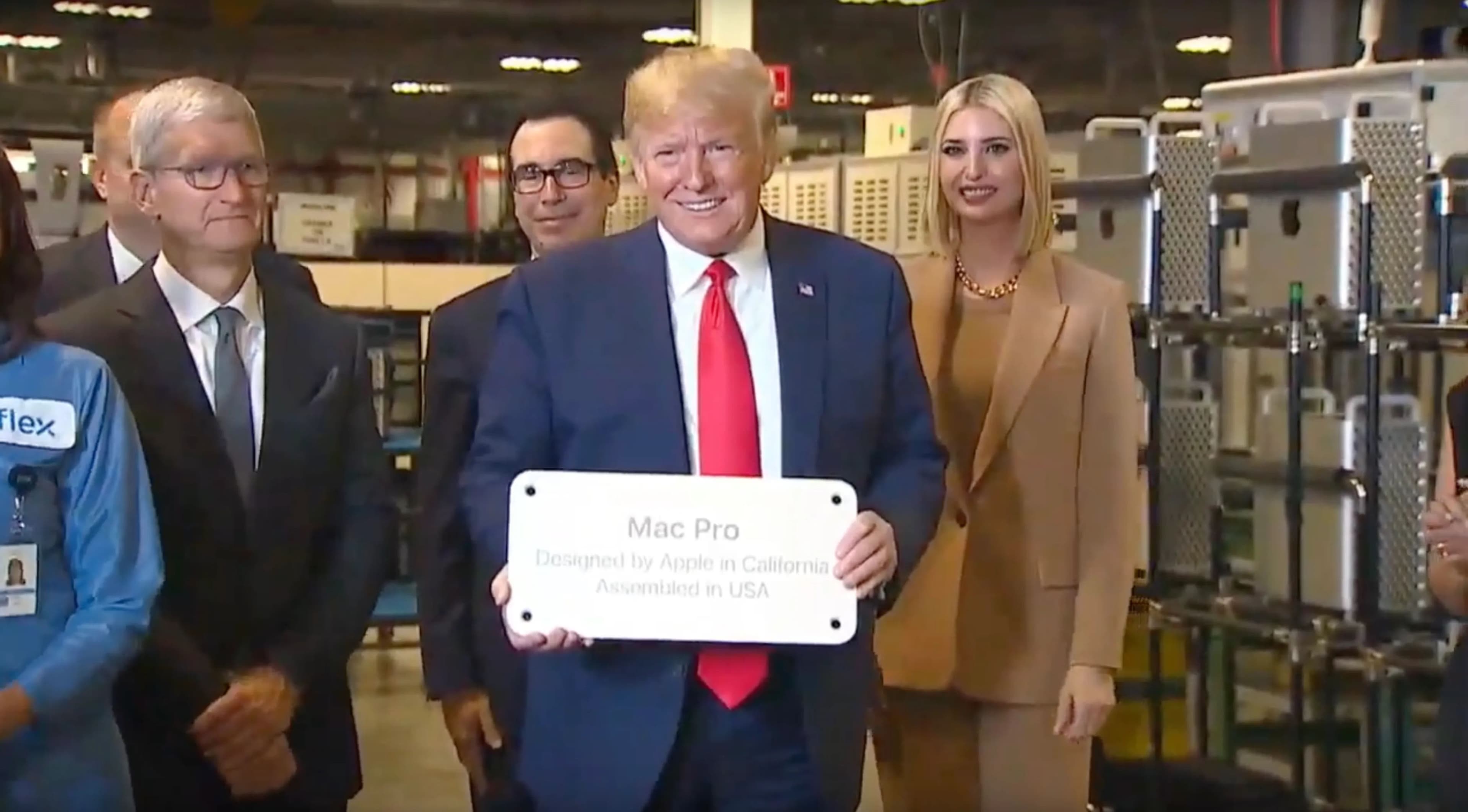 Tim Cook Meets with Trump at Mar-a-Lago
